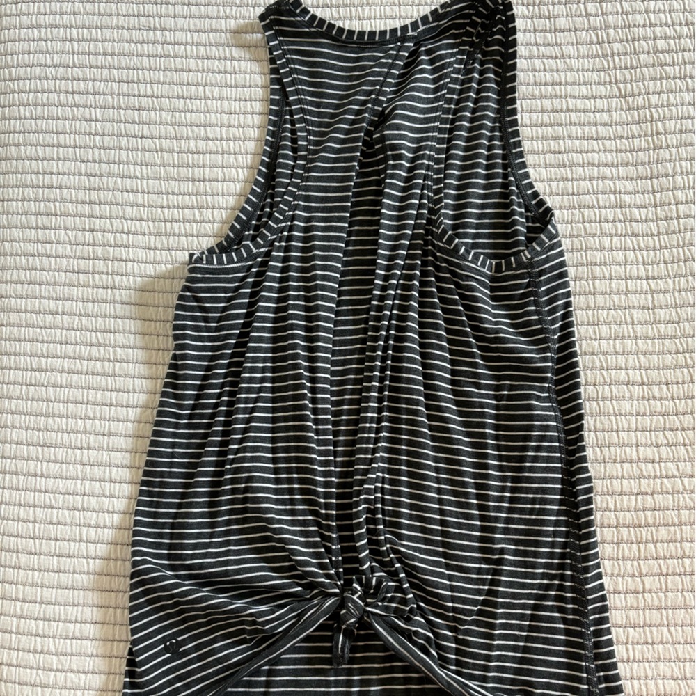 Lululemon All Tied Up Tank- size 4